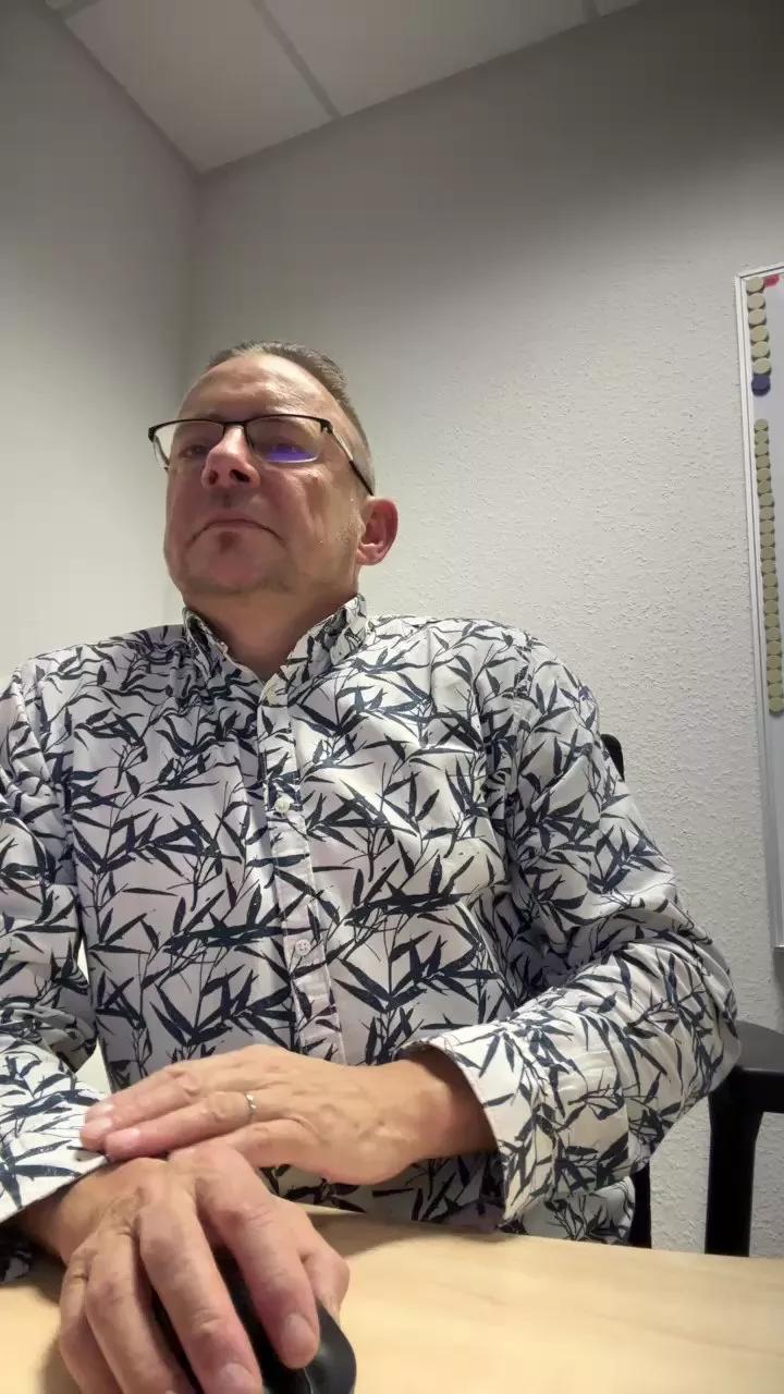 DaveBraun on Cam4 