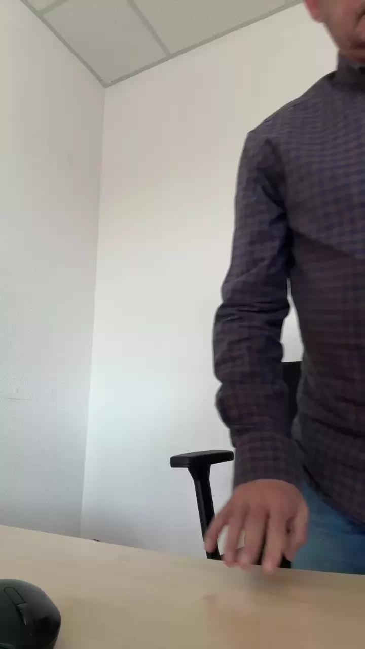 DaveBraun on Cam4 