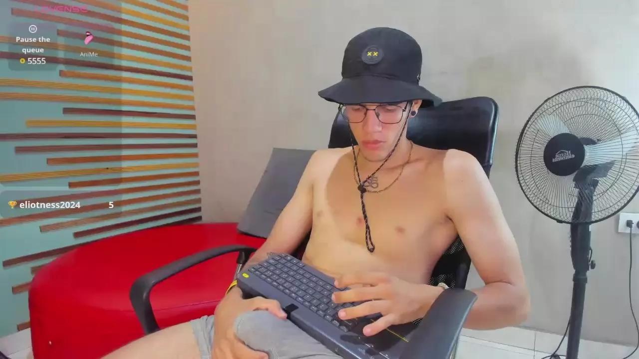 david_huge on Cam4 
