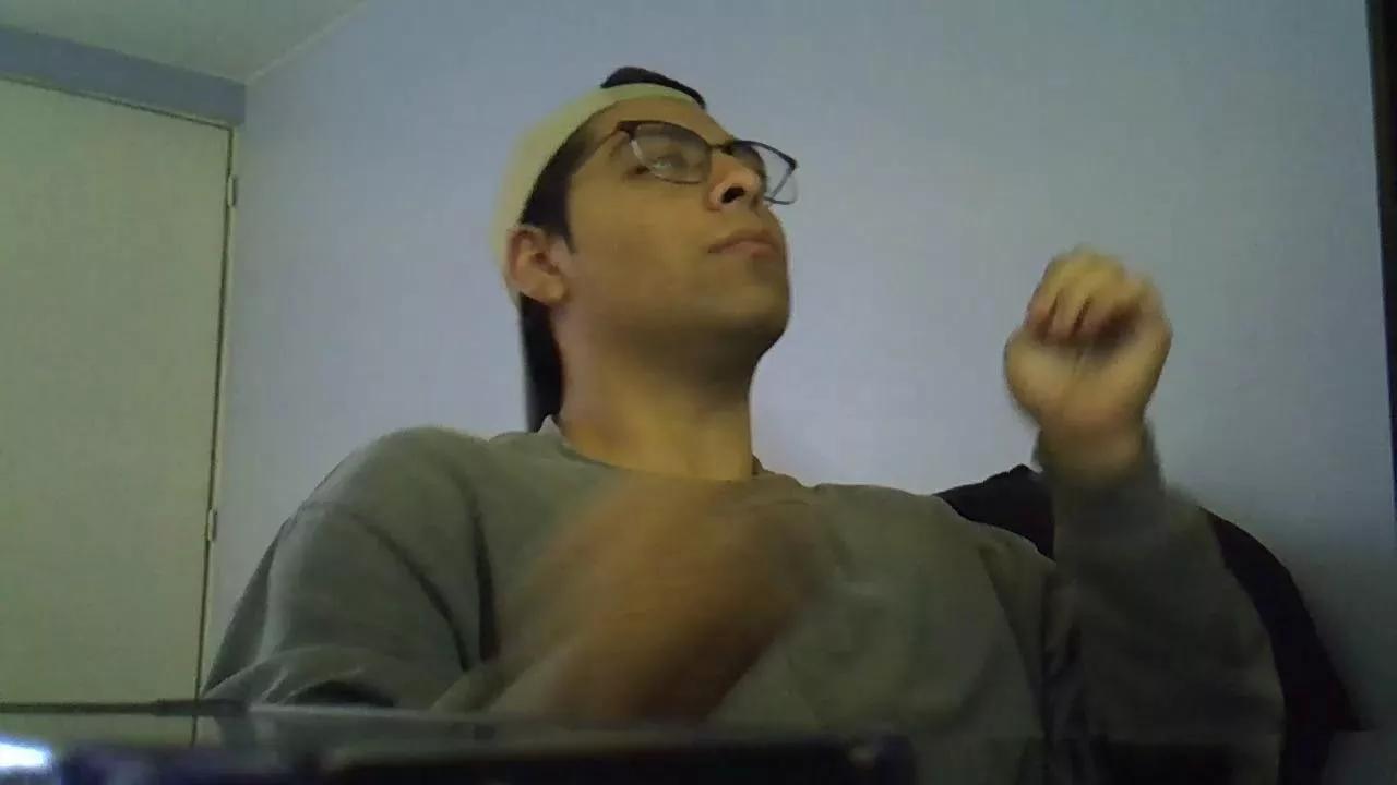 deskom223 on Cam4 