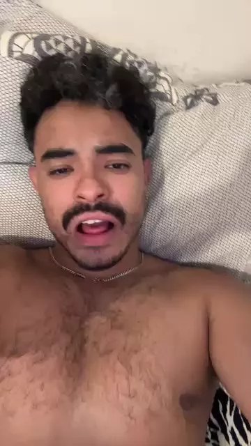 Offline Doceu1 on Cam4