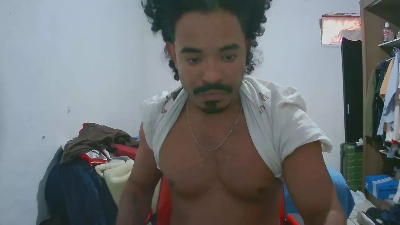 Offline Doceu1 on Cam4