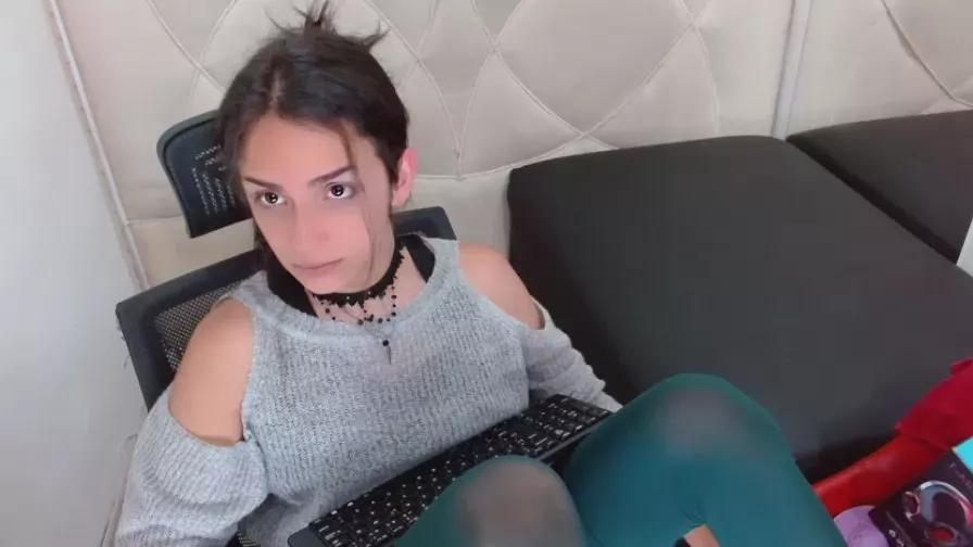 DolleHavior_ on Cam4 