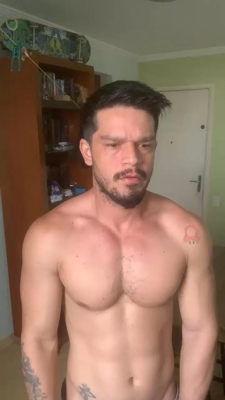 Dominic302 on Cam4 