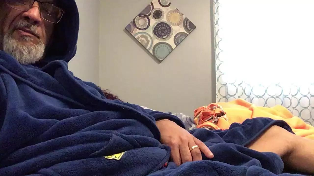 eldog3232 on Cam4 