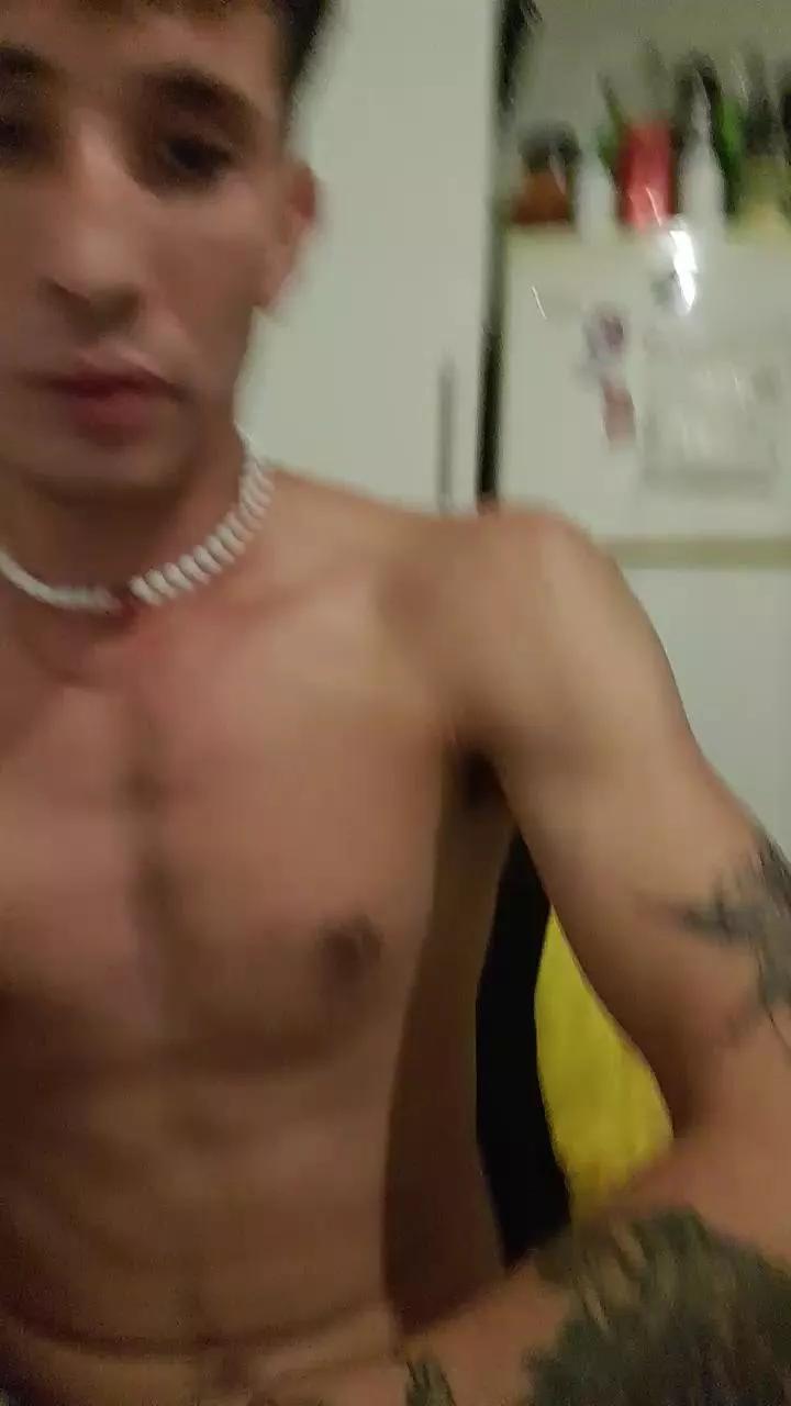 Elnenejapi on Cam4 