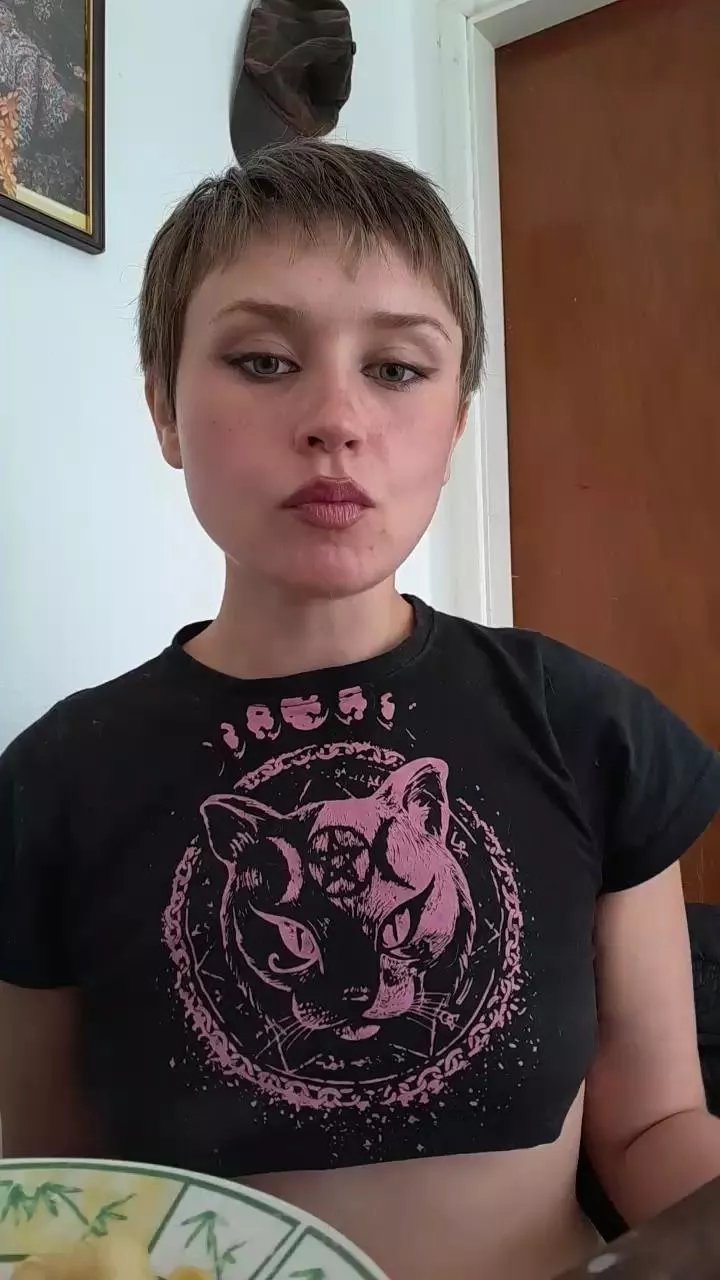 Offline Emile99 on Cam4