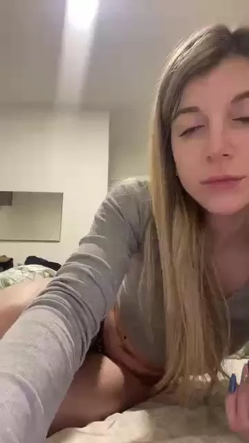 Offline emilychannel on Cam4