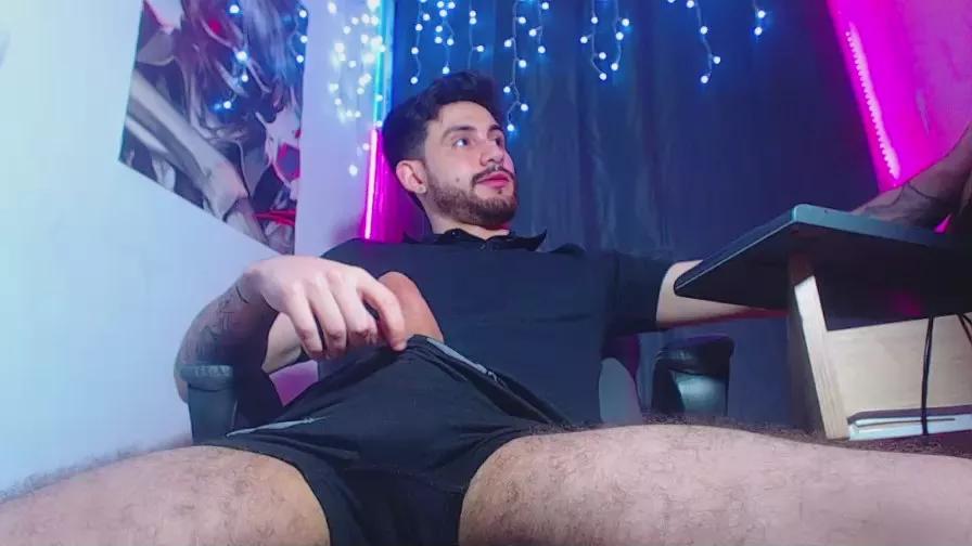 Enzo_latin on Cam4 