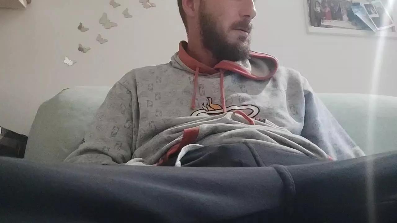 Erik2686 on Cam4 