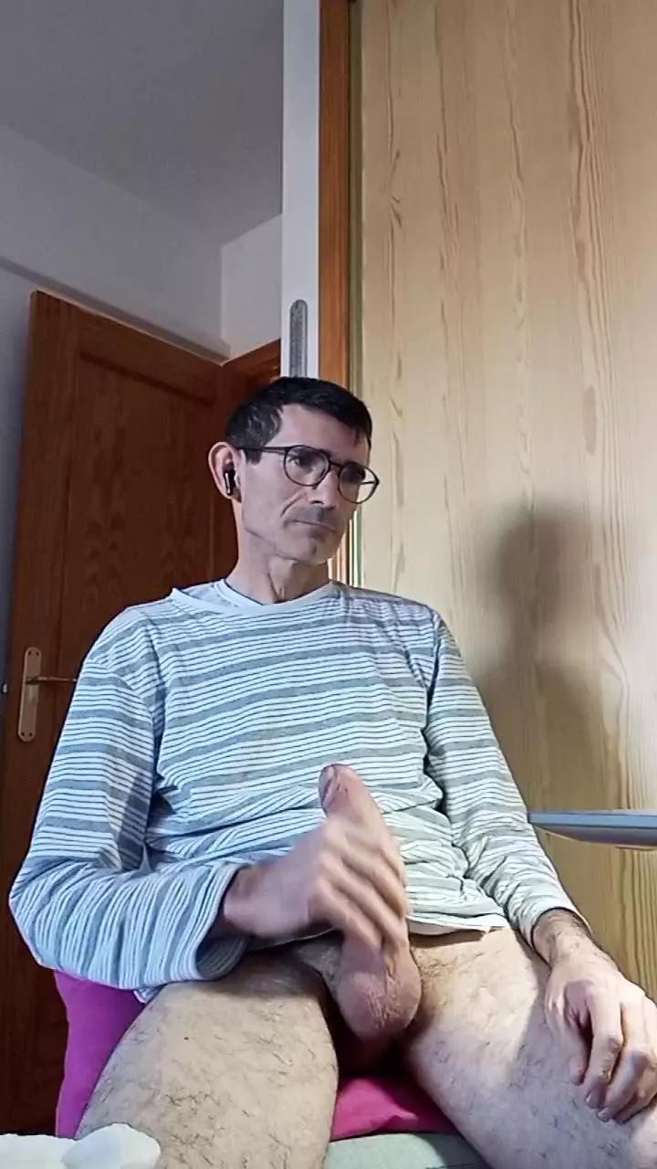 Erikgay45e on Cam4 