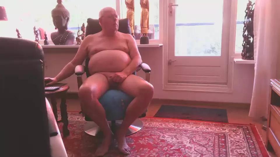 Exhib070 on Cam4 