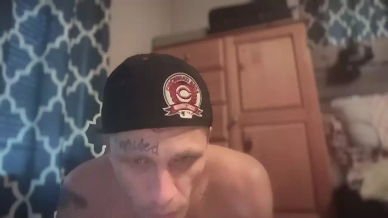 Offline Fbgm51 on Cam4