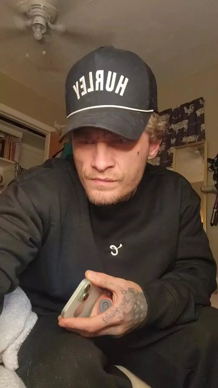 Offline Fbgm51 on Cam4