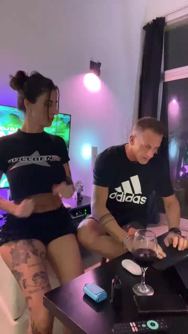 Offline Ferchule7 on Cam4