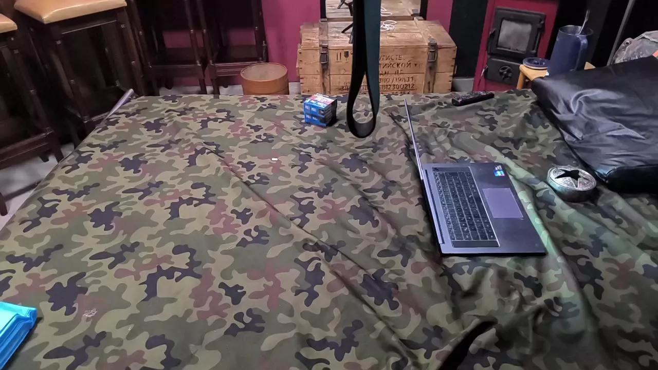 FistBoyxDad69 on Cam4 