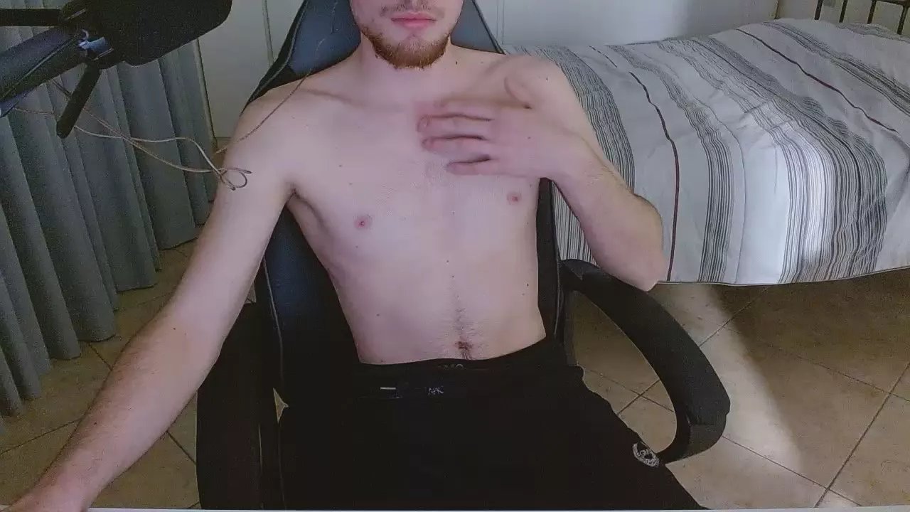 Offline FitBoywow on Cam4