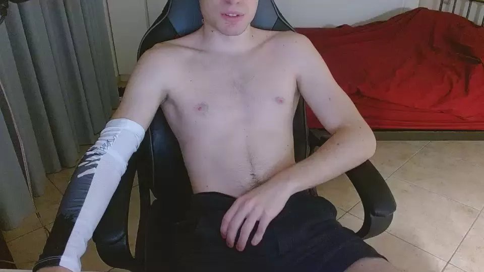 Offline FitBoywow on Cam4