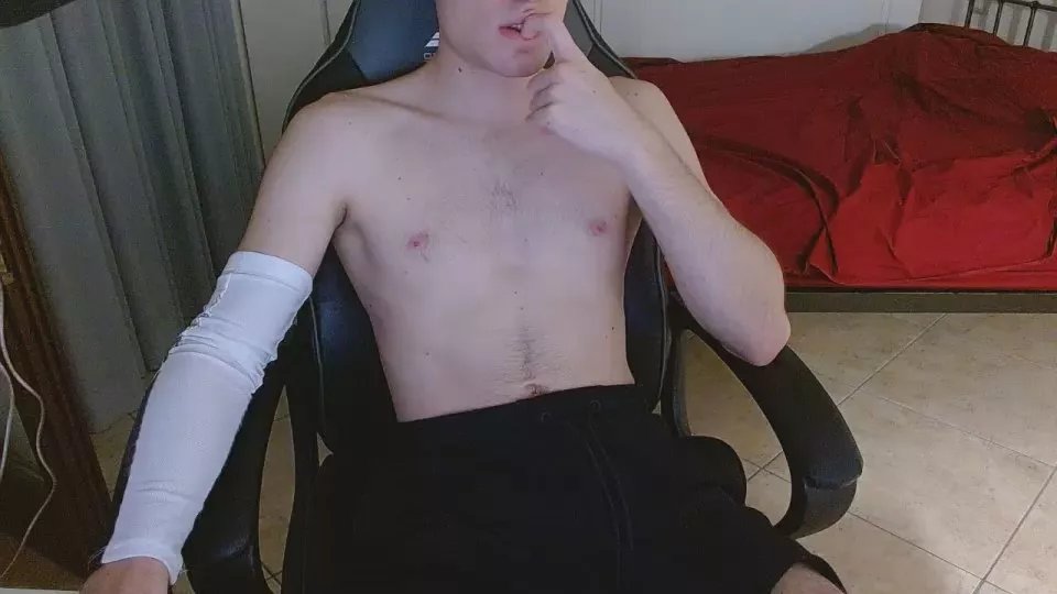 Offline FitBoywow on Cam4