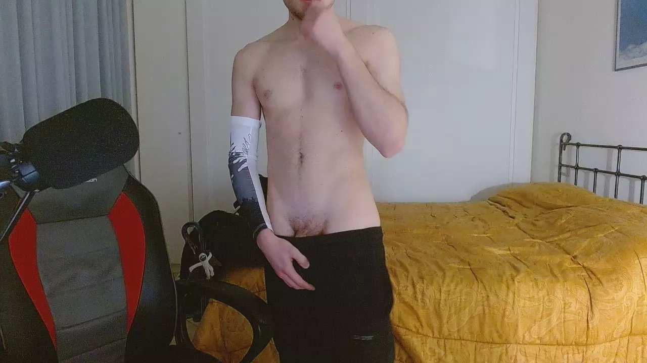 Offline FitBoywow on Cam4