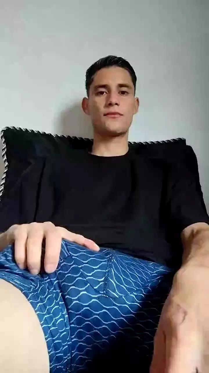 Flaco20x on Cam4 