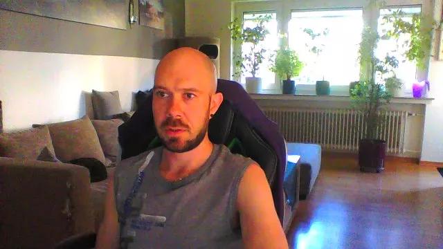 flo86xxx on Cam4 