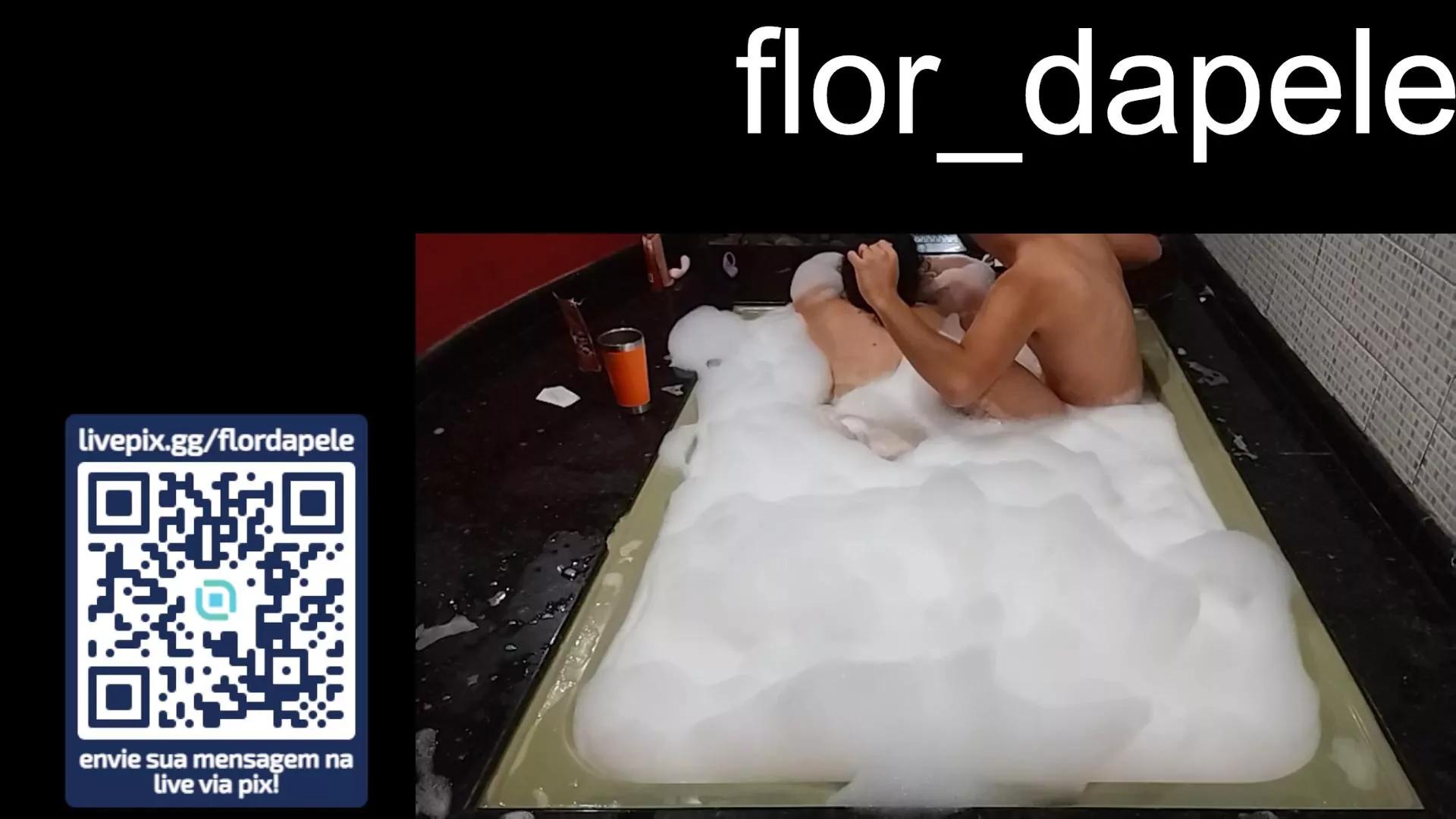 flor_dapele on Cam4 