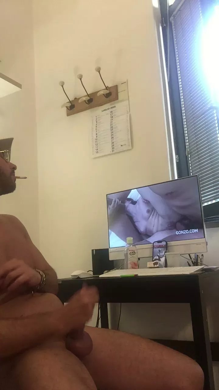 Offline florence1990 on Cam4