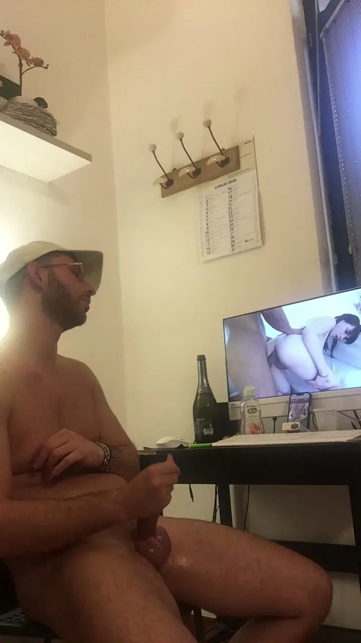 Offline florence1990 on Cam4