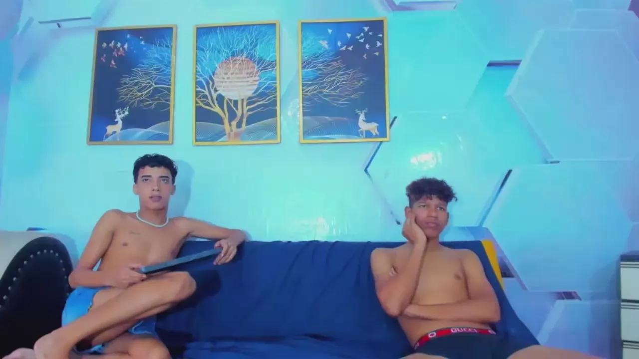 franyer_guys on Cam4 