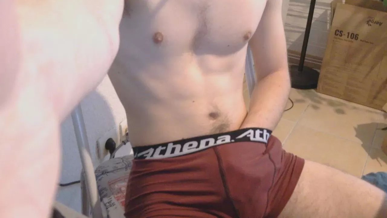 Offline FrenchDonneLoad on Cam4