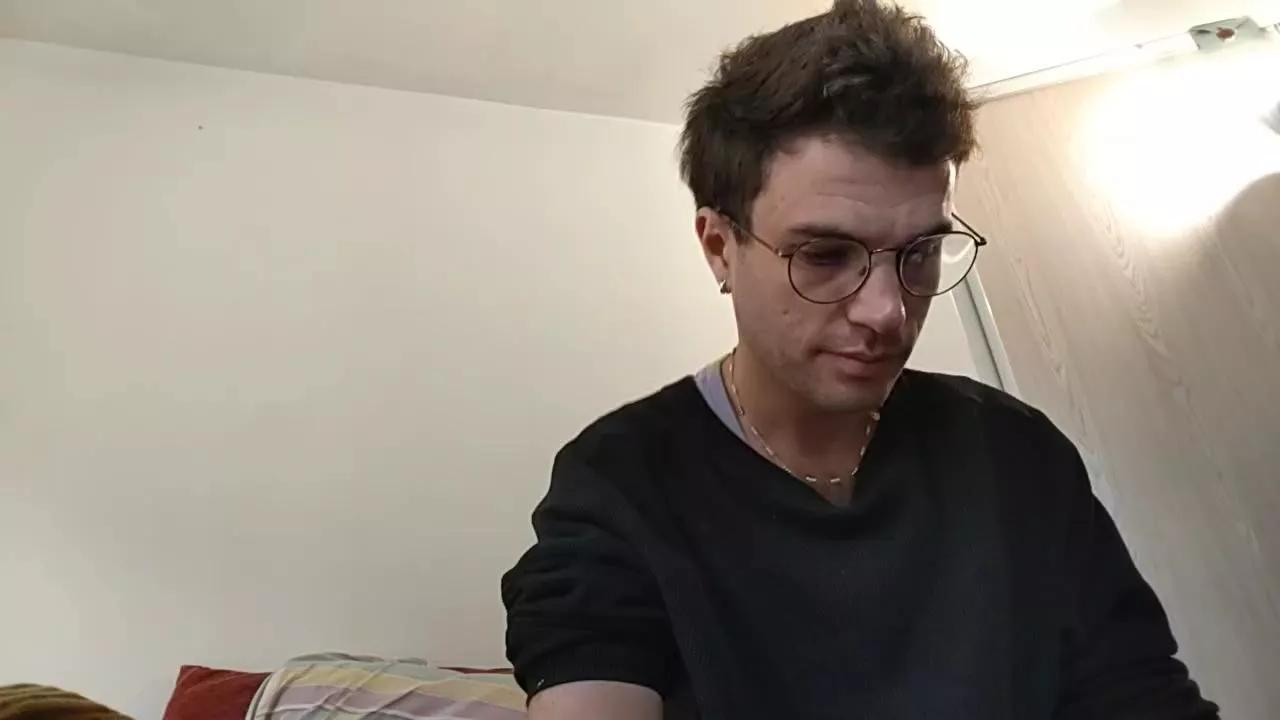 frenchyhothairy on Cam4 
