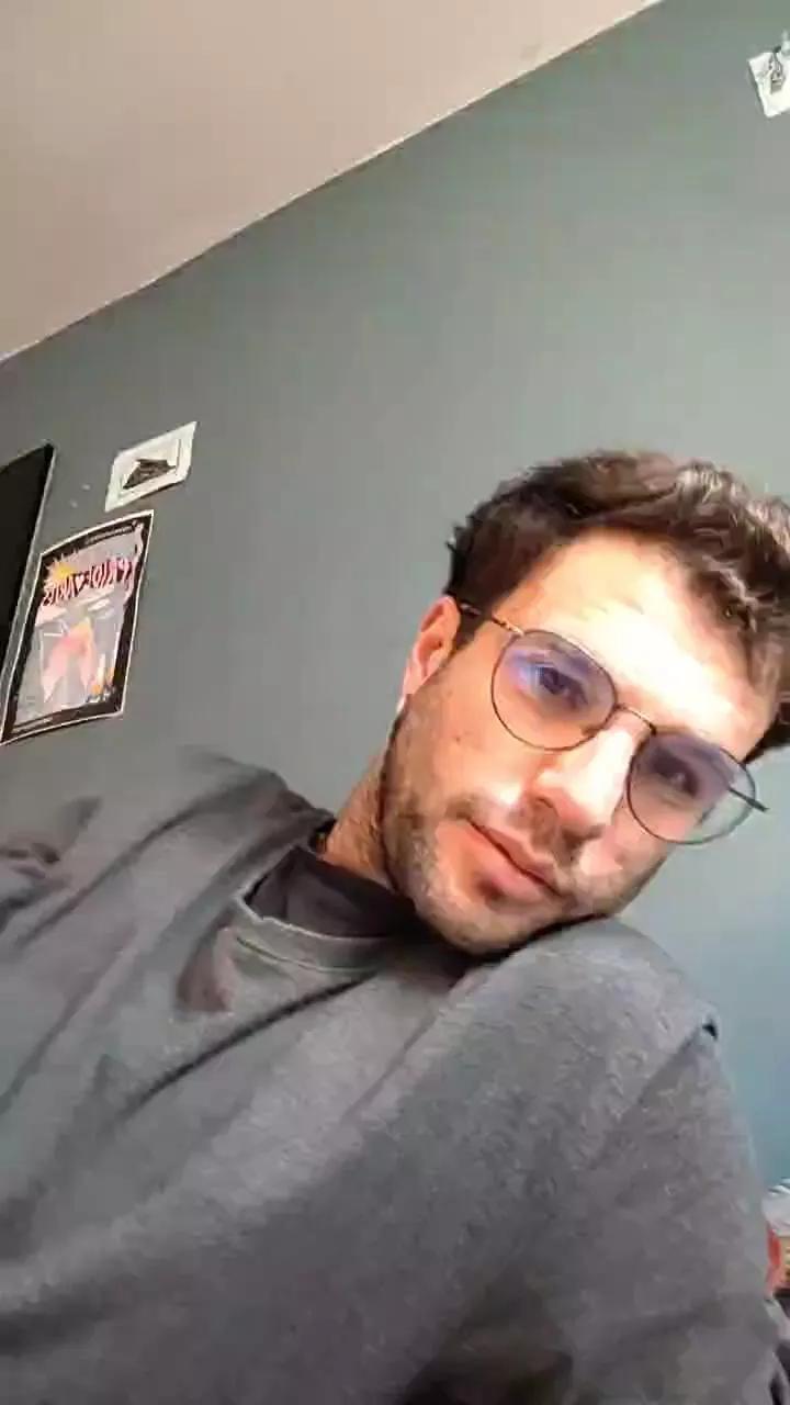 frenchyhothairy on Cam4 