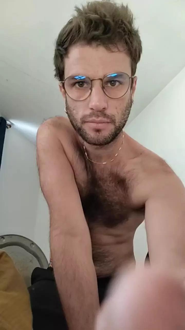 frenchyhothairy on Cam4 