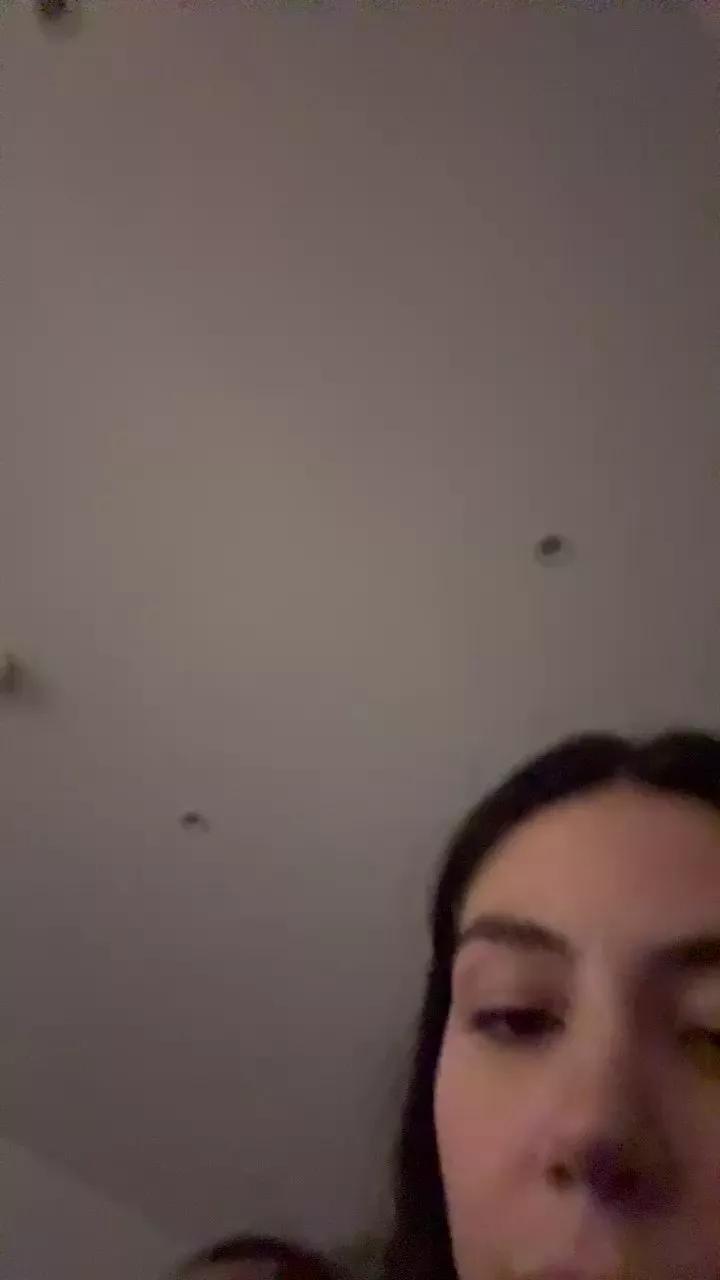 Friendzzone on Cam4 
