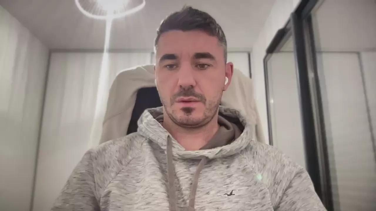 frstraight30 on Cam4 