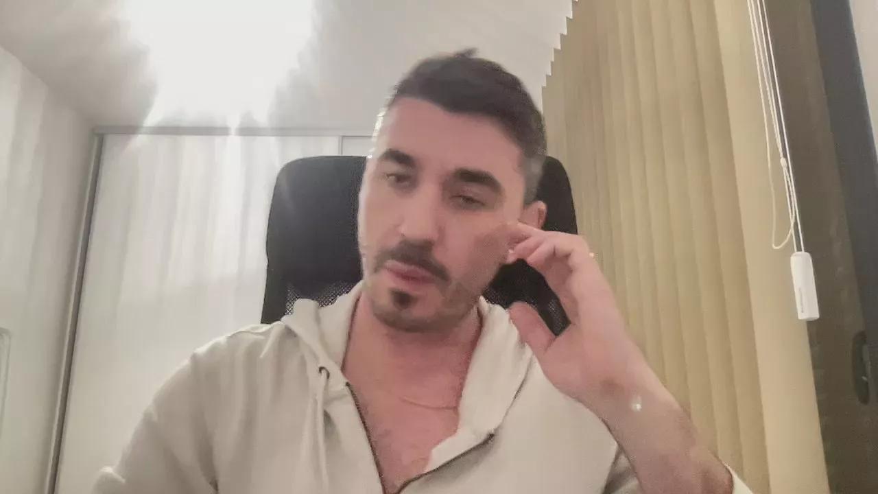 frstraight30 on Cam4 