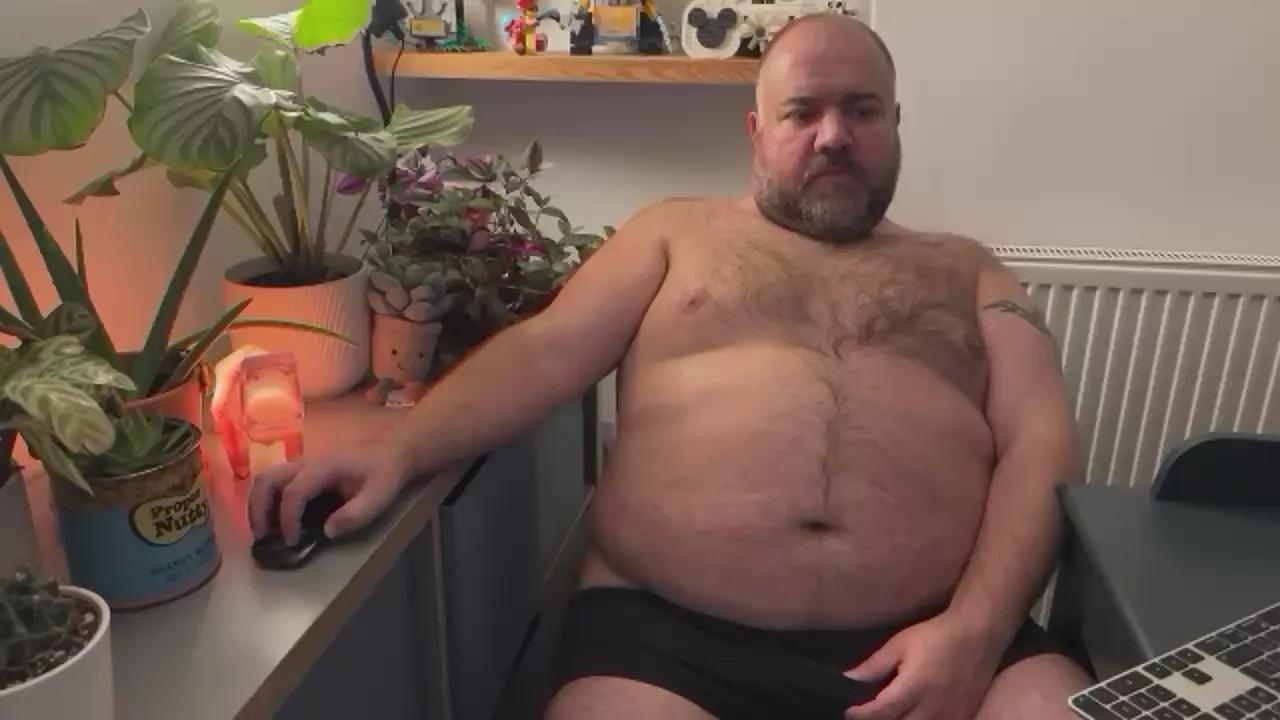FuzzyCub_uk_ on Cam4 