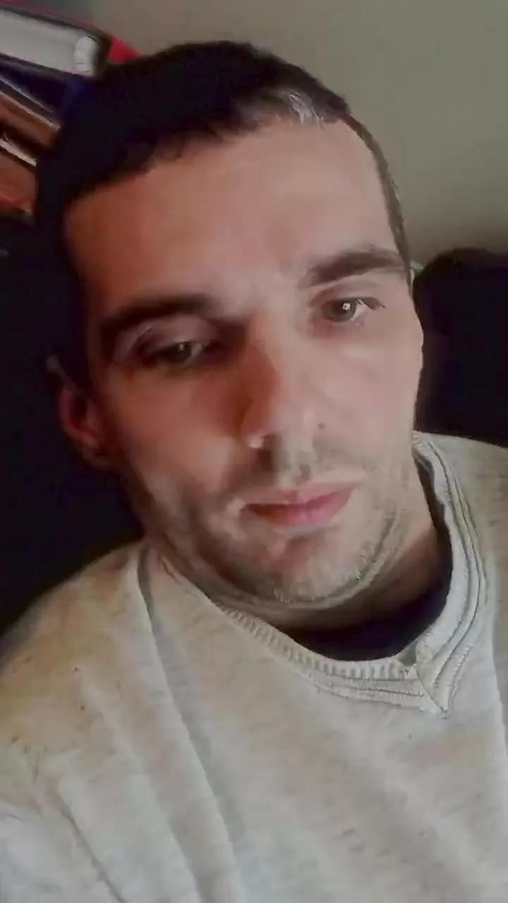 gadget00 on Cam4 