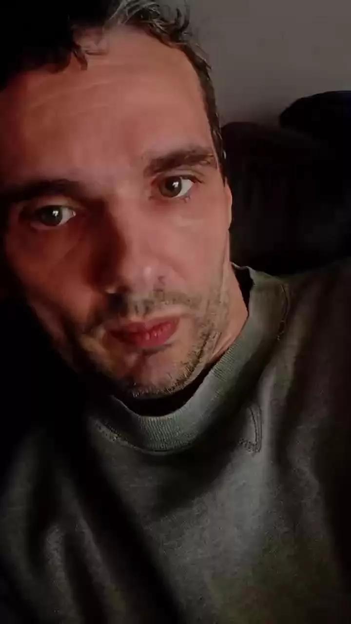 gadget00 on Cam4 
