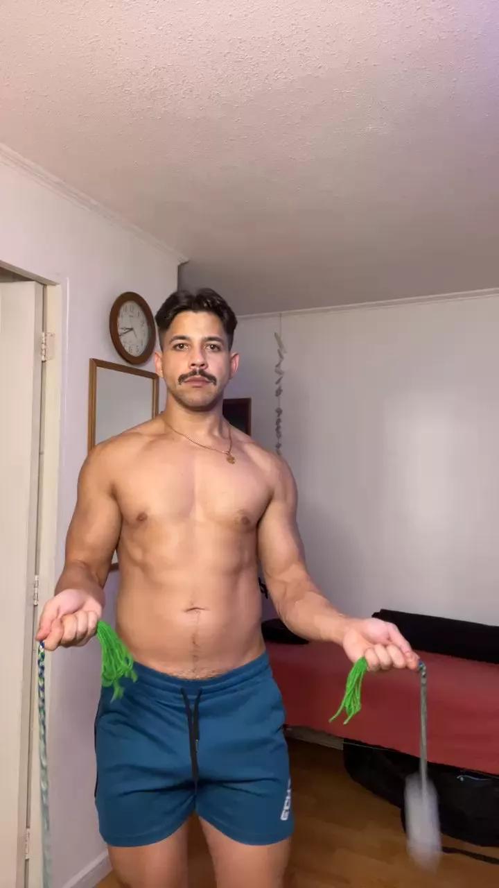 Garet22 on Cam4 