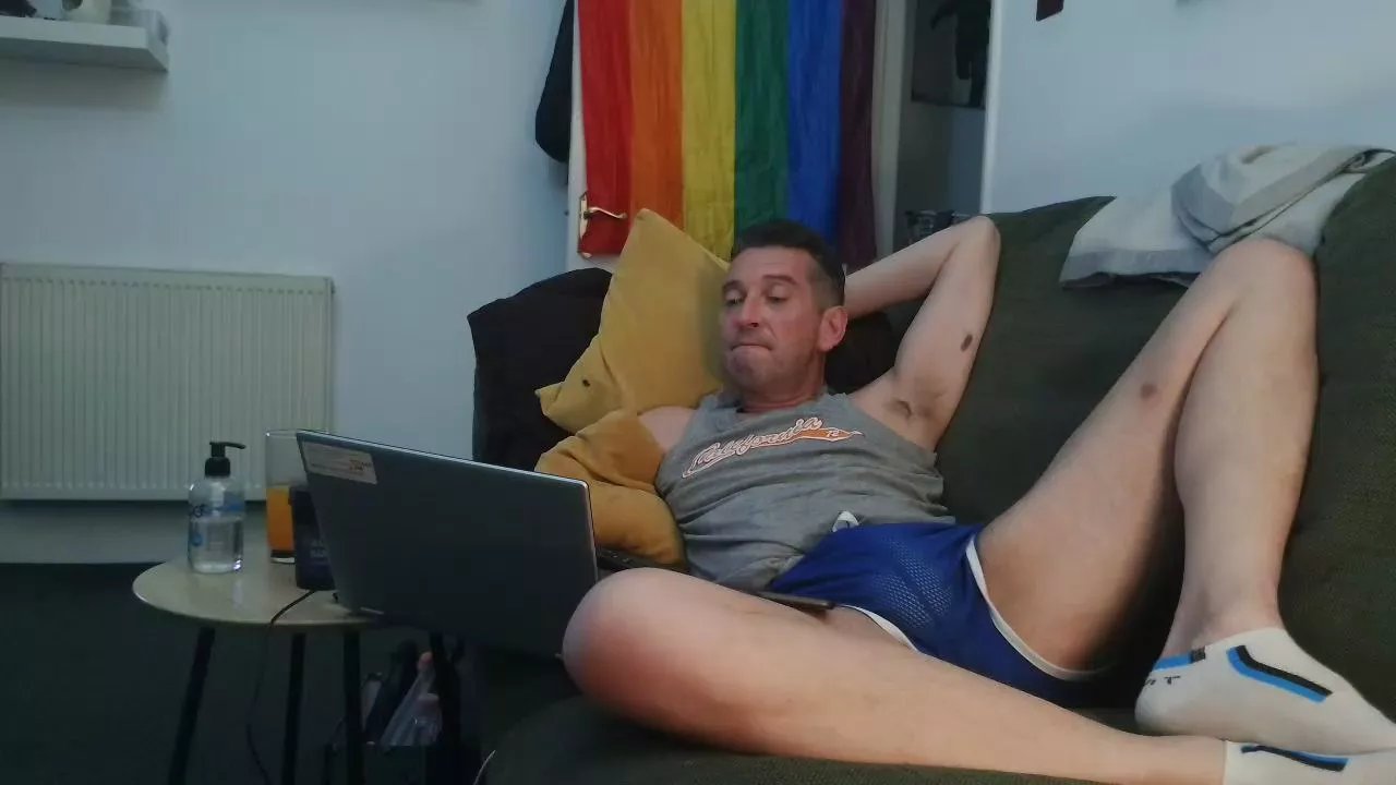 Offline GarethM73 on Cam4