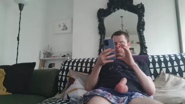 Offline GarethM73 on Cam4