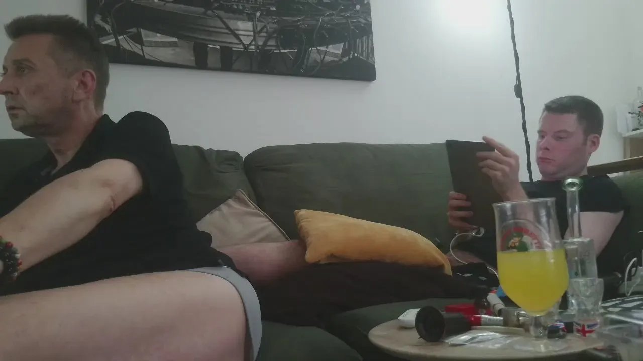 Offline GarethM73 on Cam4