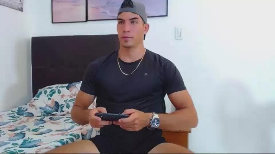 gaston_pezzuti on Cam4 