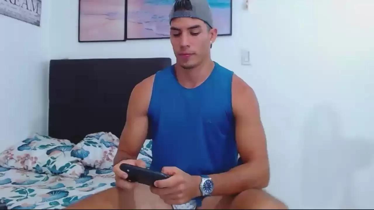 gaston_pezzuti on Cam4 