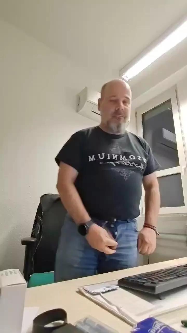 german_9inch on Cam4 