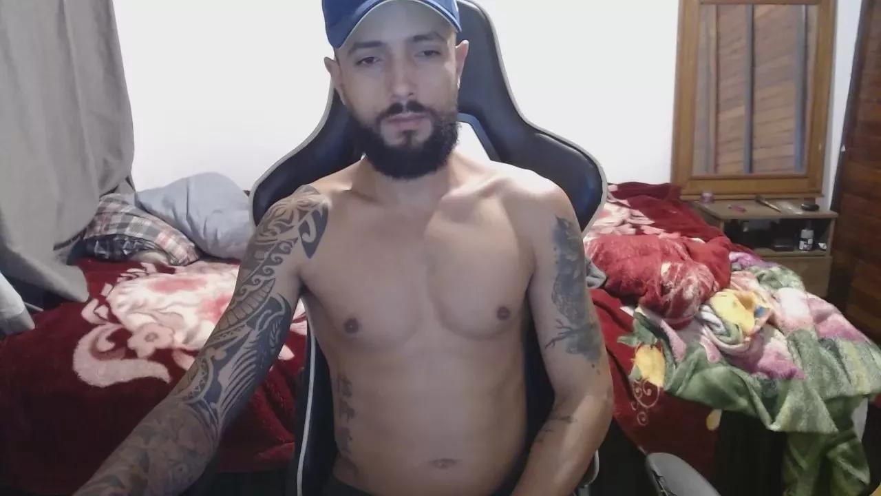 ghusantos30 on Cam4 