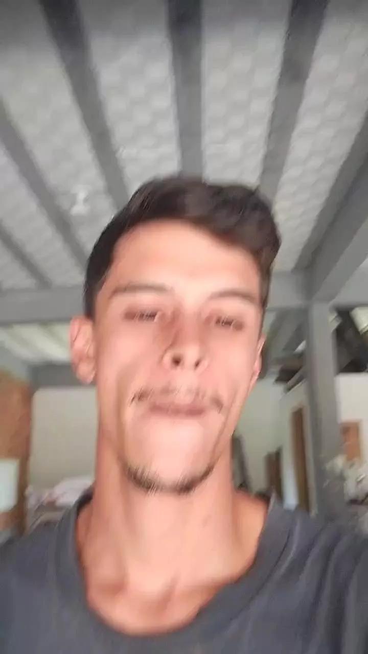 GiganteOMenino on Cam4 
