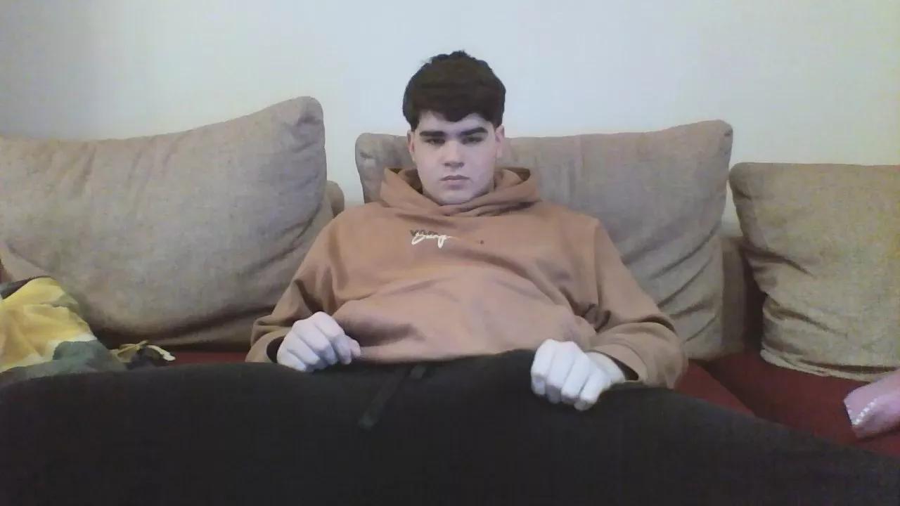 Gooodboii_ on Cam4 